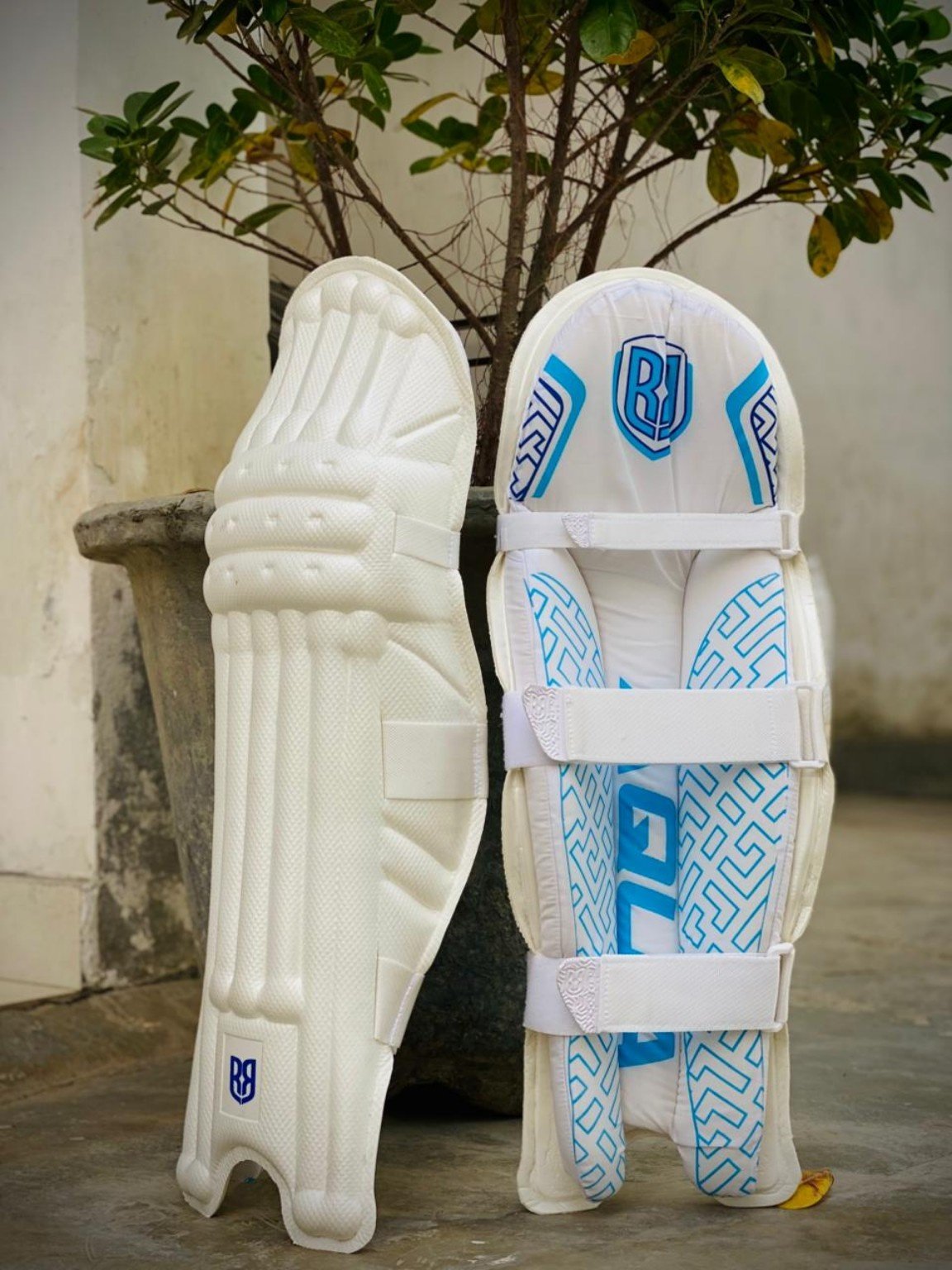 White Collection Pads